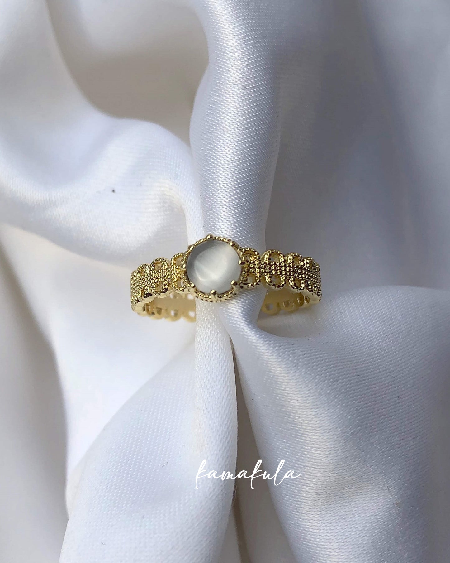 Amaris Moonstone Ring (Single Stone)