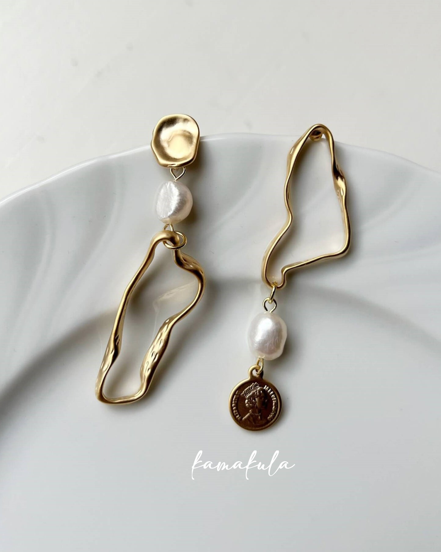 Elizabeth Irregular Pearl Earrings