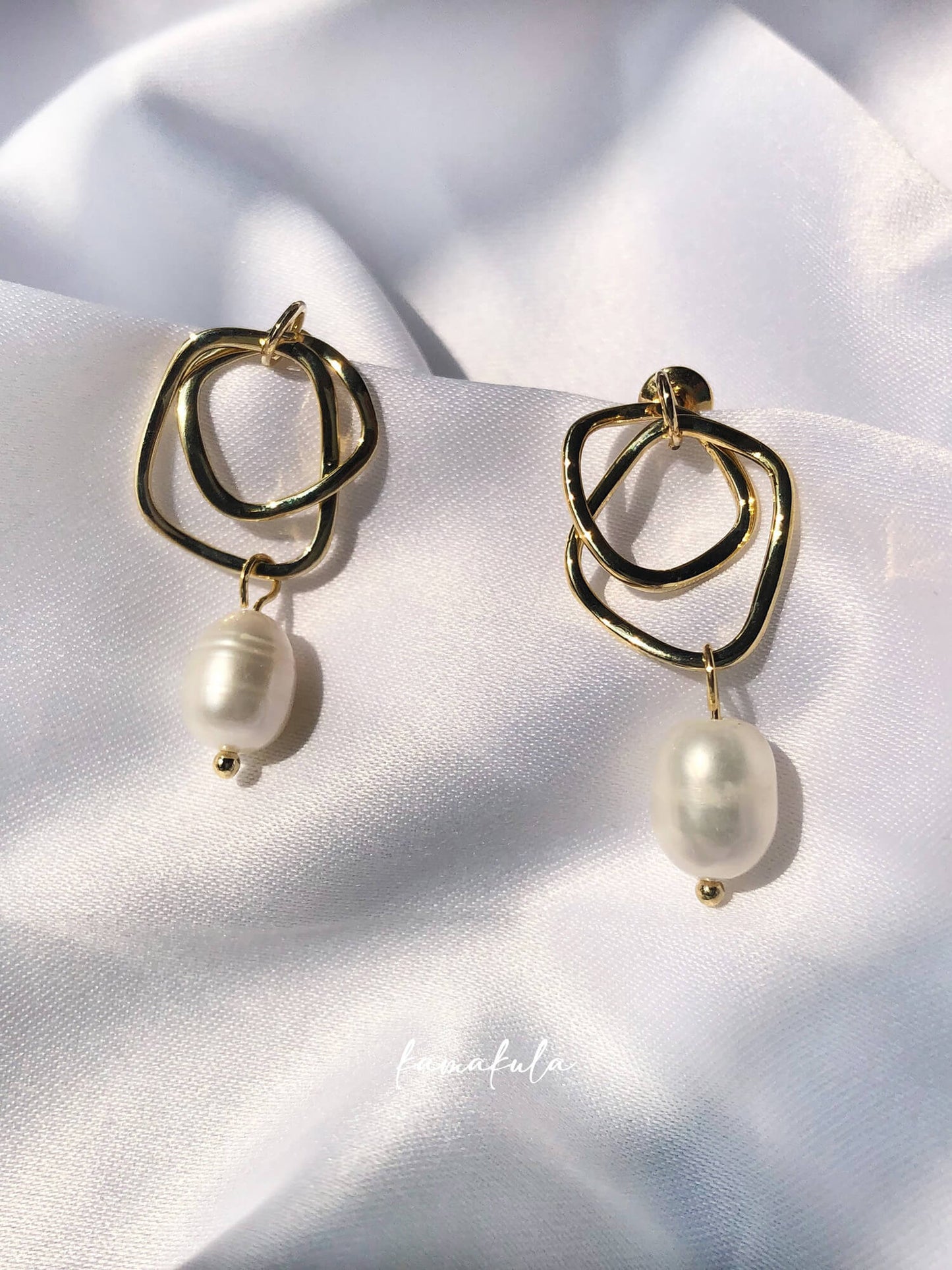 Narcissus Pearl Drop Earrings