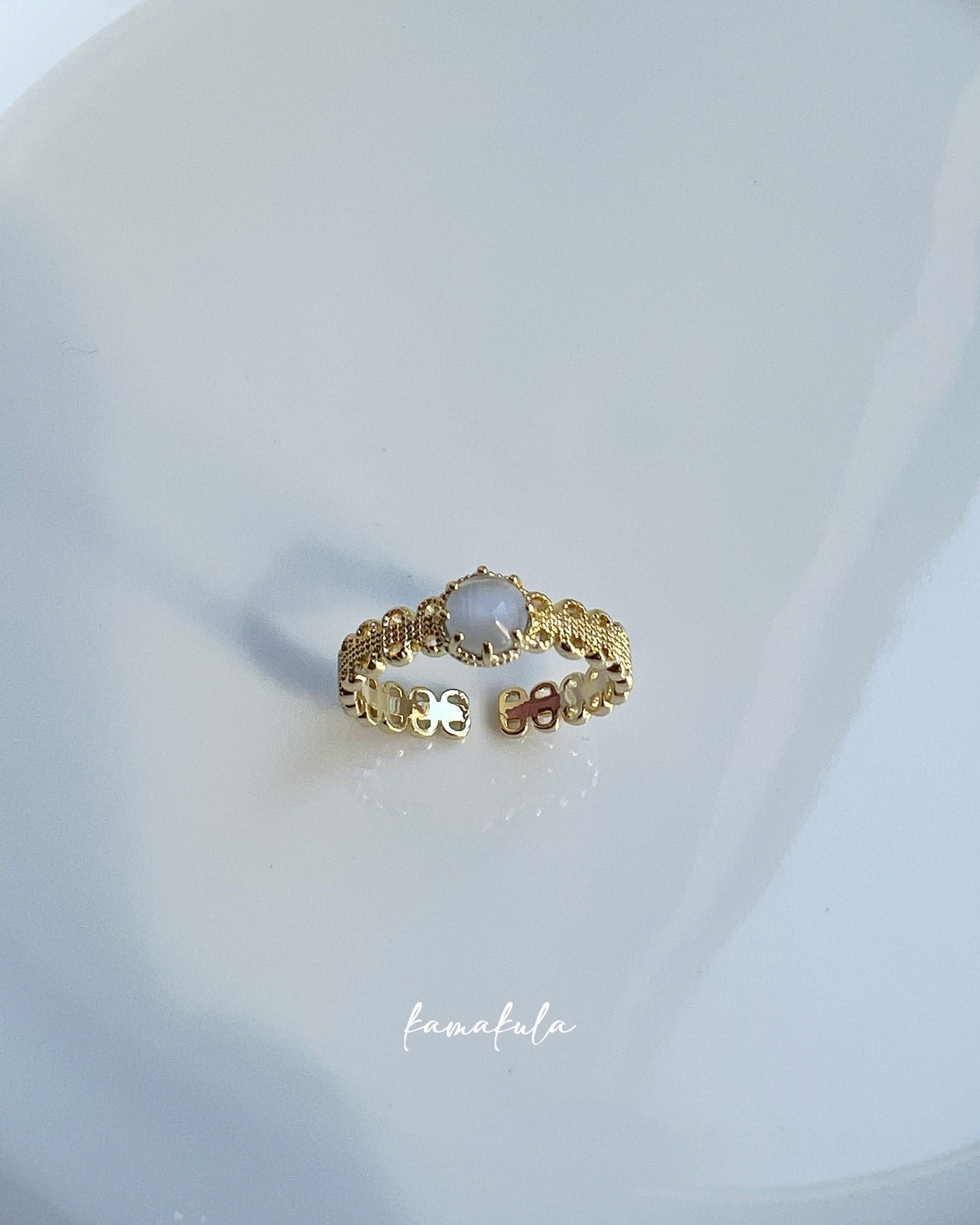 Amaris Moonstone Ring (Single Stone)