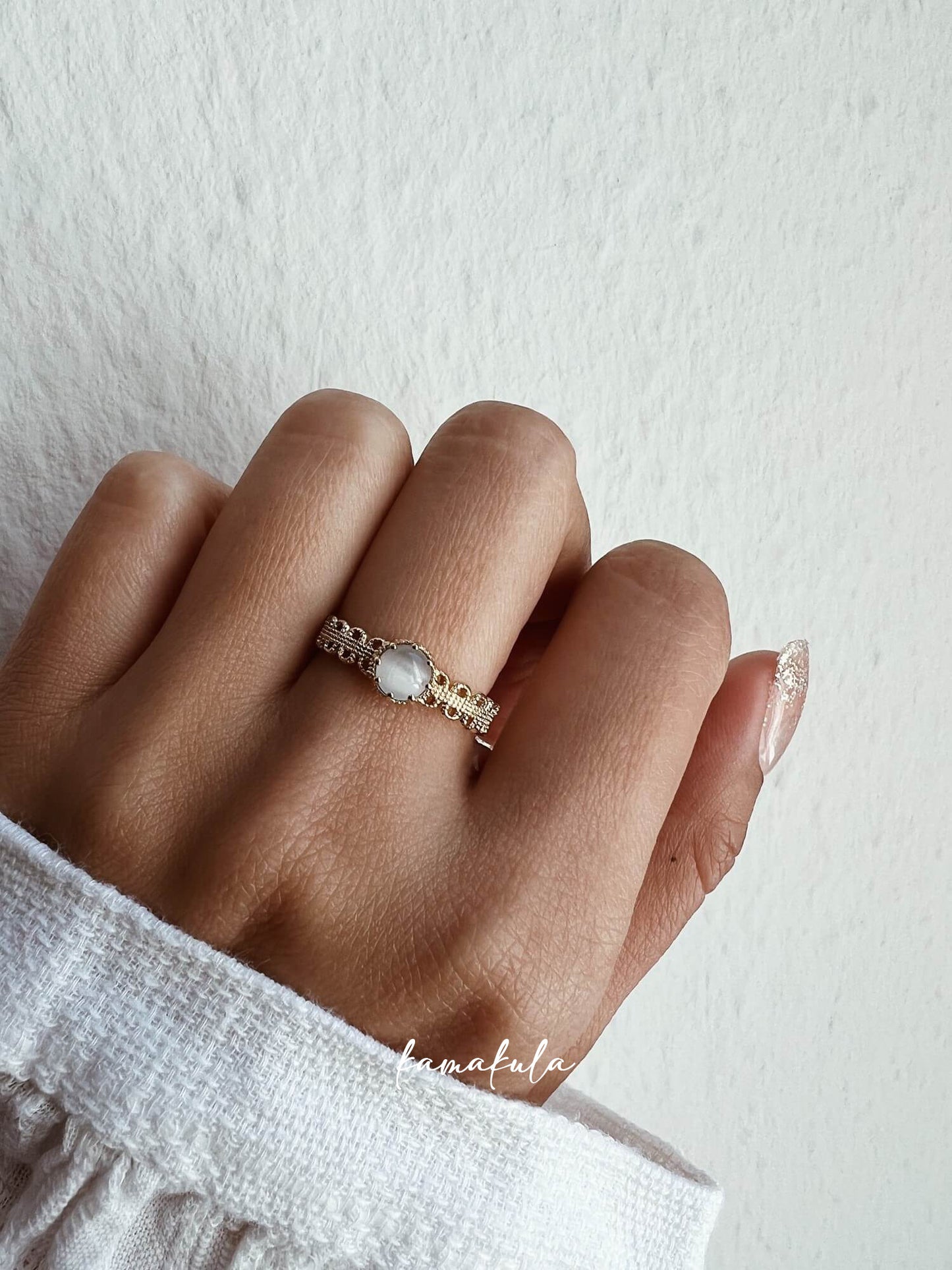 Amaris Moonstone Ring (Single Stone)