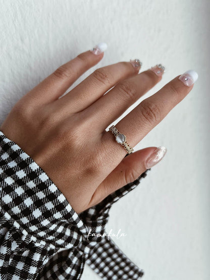 Amaris Moonstone Ring (Single Stone)