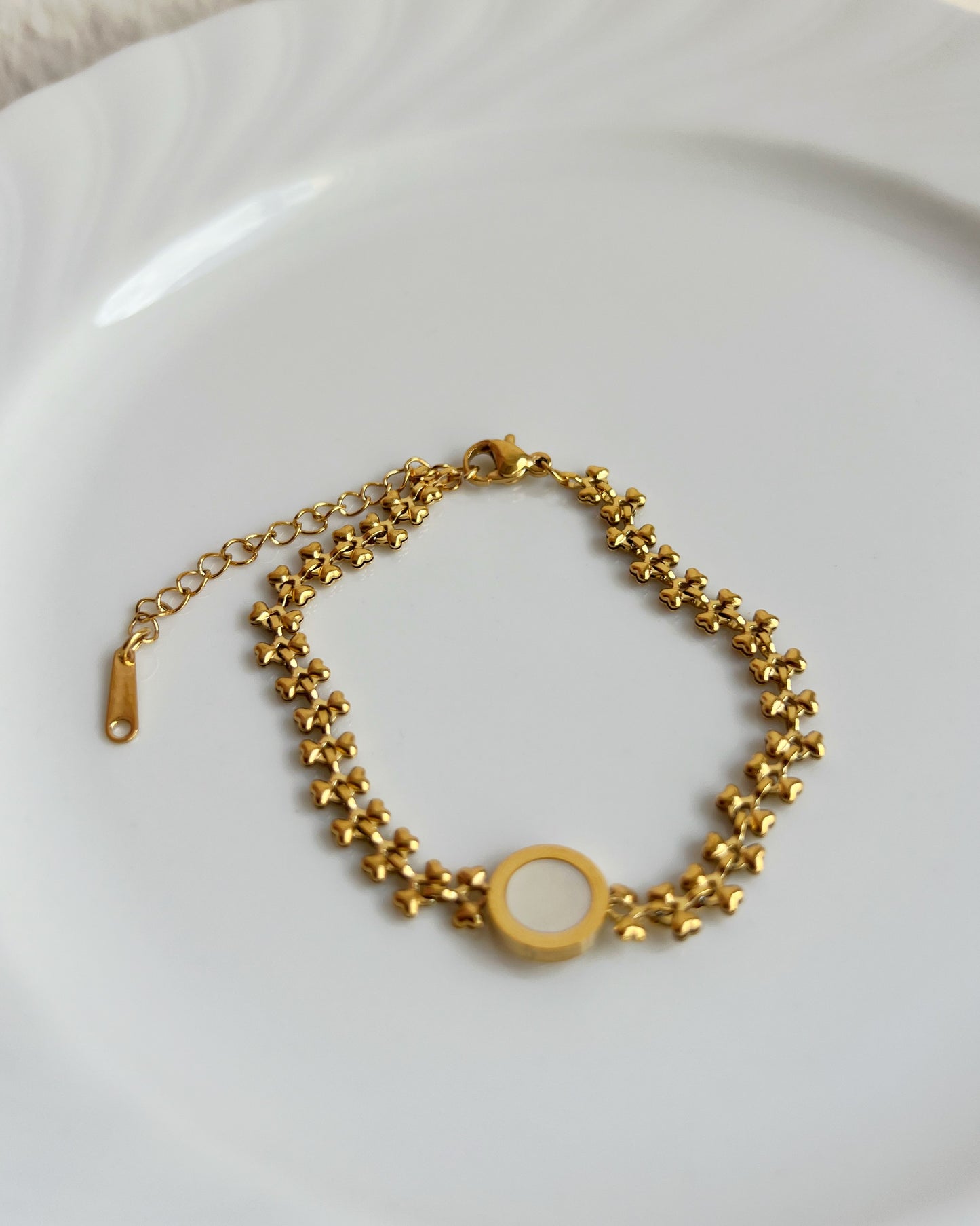 Mother of Pearl Solitaire Bracelet Waterproof