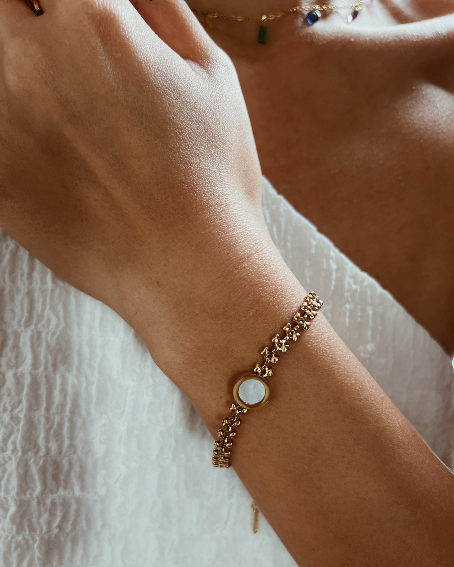 Mother of Pearl Solitaire Bracelet Waterproof
