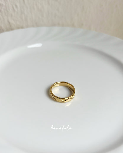 Diamond-Cut Pattern Ring