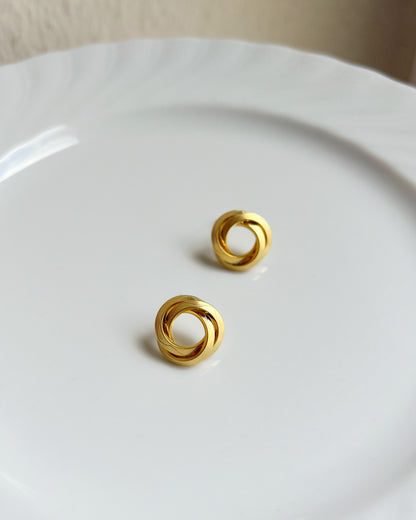 Ohrstecker mit gedrehtem Kreis
