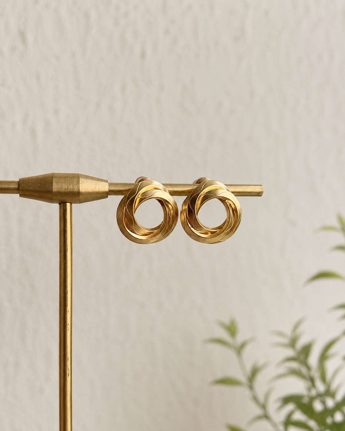 Ohrstecker mit gedrehtem Kreis