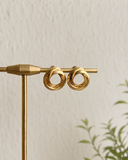 Ohrstecker mit gedrehtem Kreis