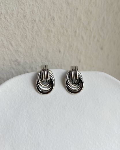 Liebesknoten-Ohrstecker