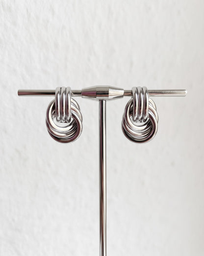 Liebesknoten-Ohrstecker