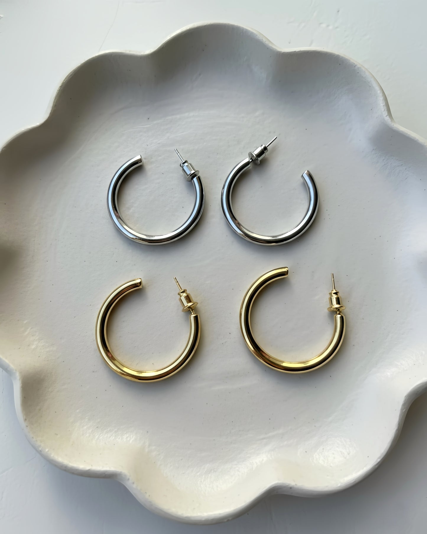 Classic Mid Hoop earrings
