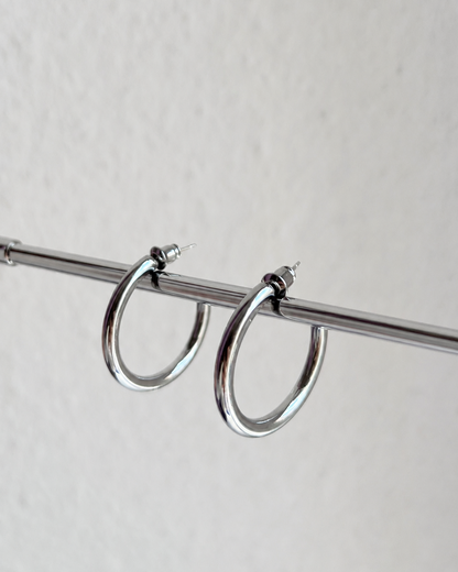 Classic Mid Hoop earrings