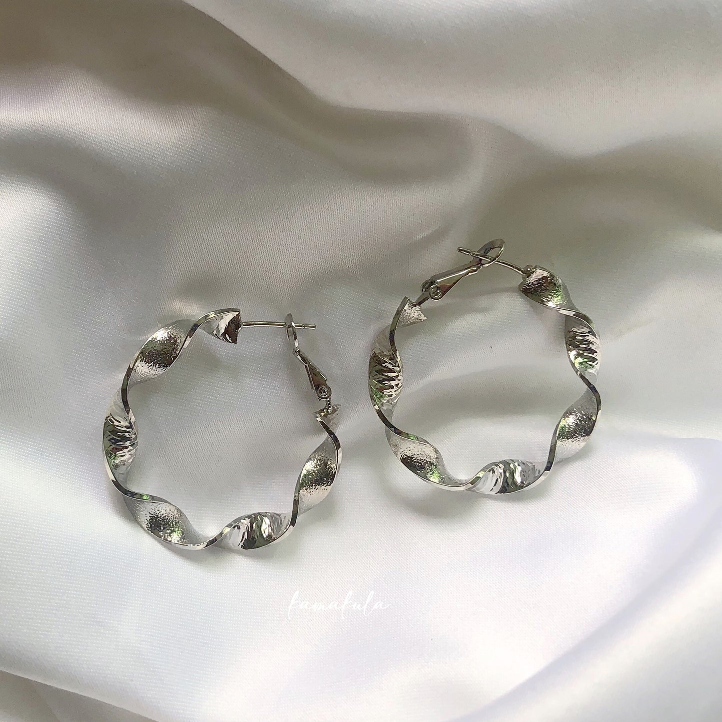 Flore Twisted Hoop Earrings