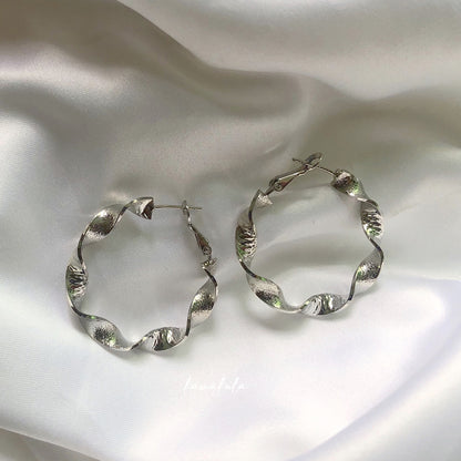 Flore Twisted Hoop Earrings