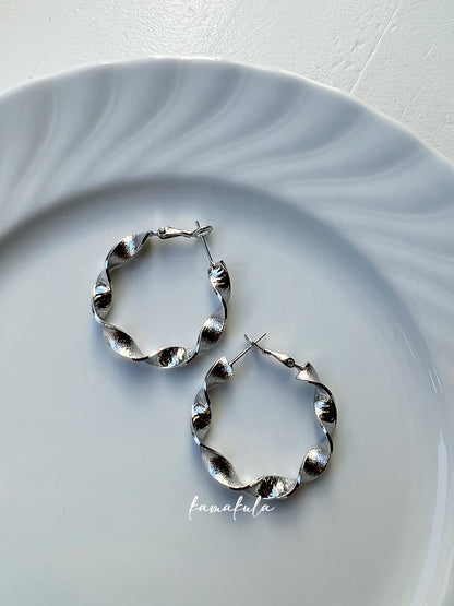 Flore Twisted Hoop Earrings