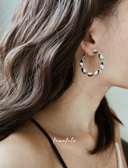 Flore Twisted Hoop Earrings