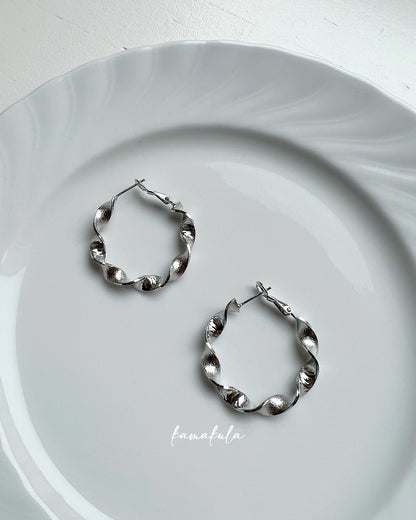 Flore Twisted Hoop Earrings