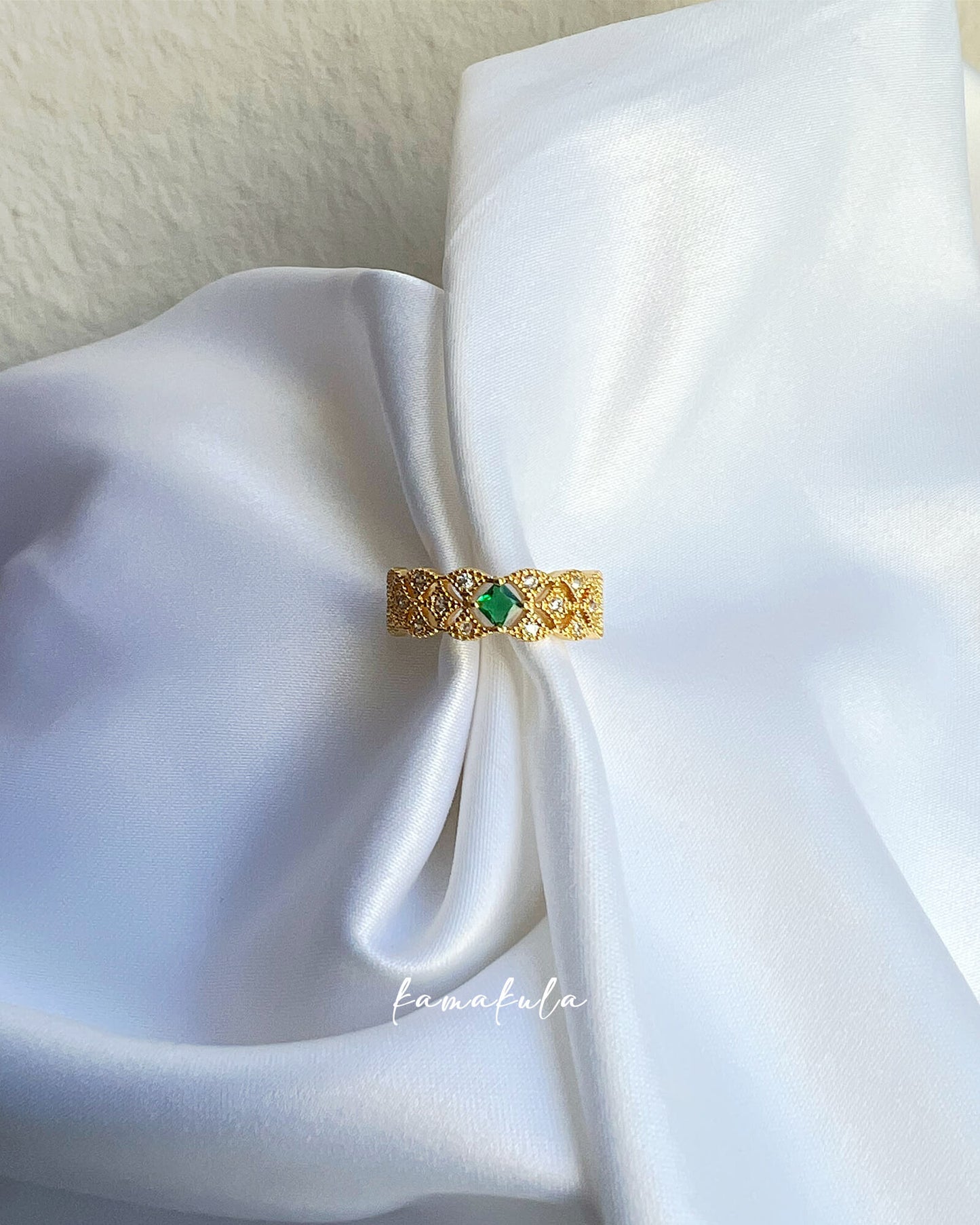 Jasmine Emerald Filigree Ring