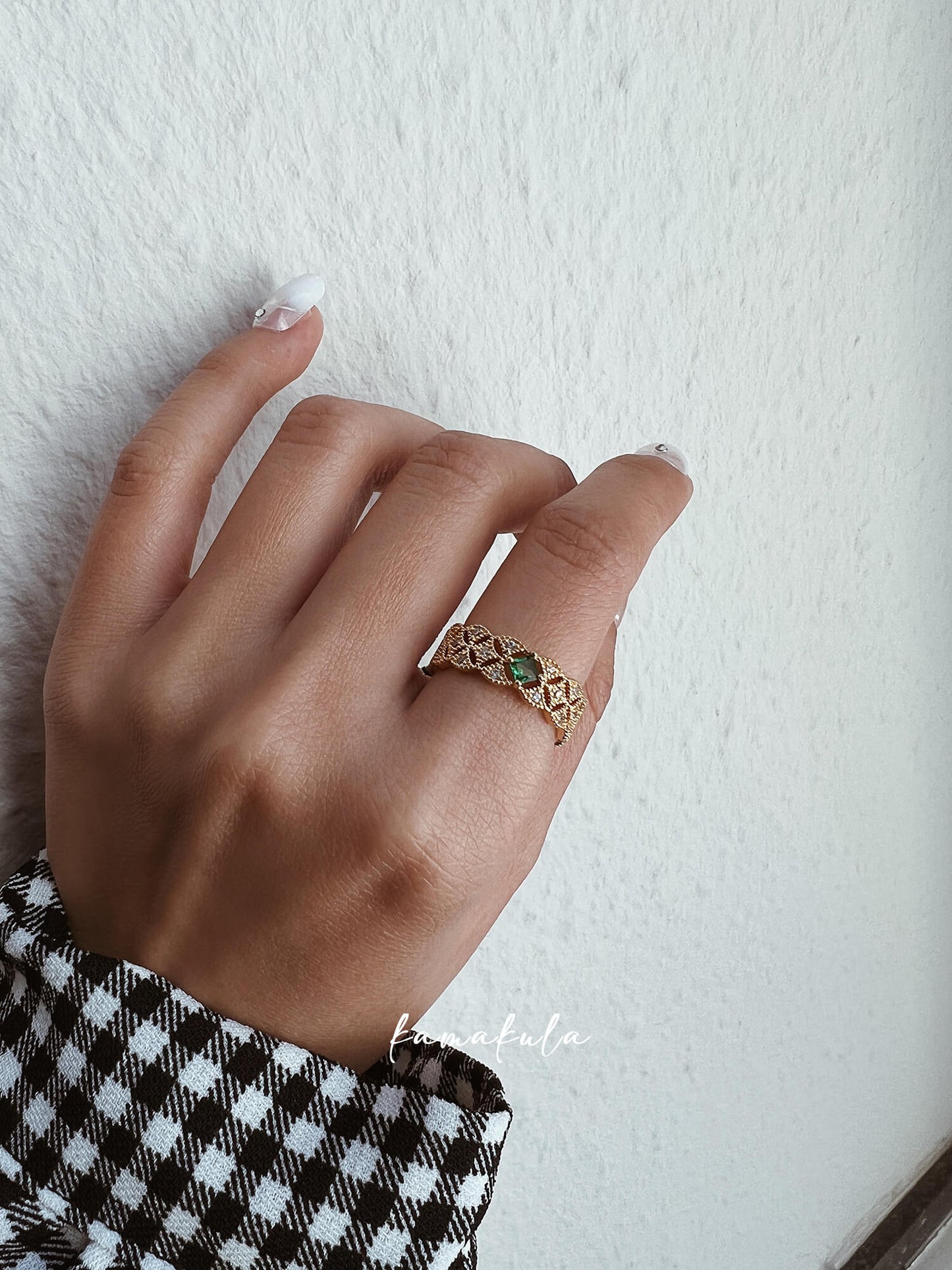 Jasmine Emerald Filigree Ring