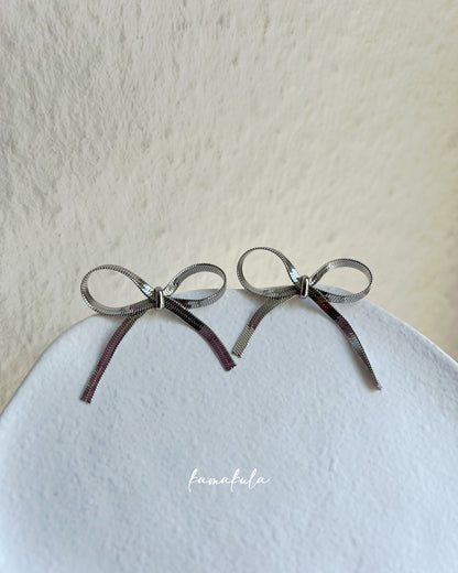 Minimal Bow Stud Earrings