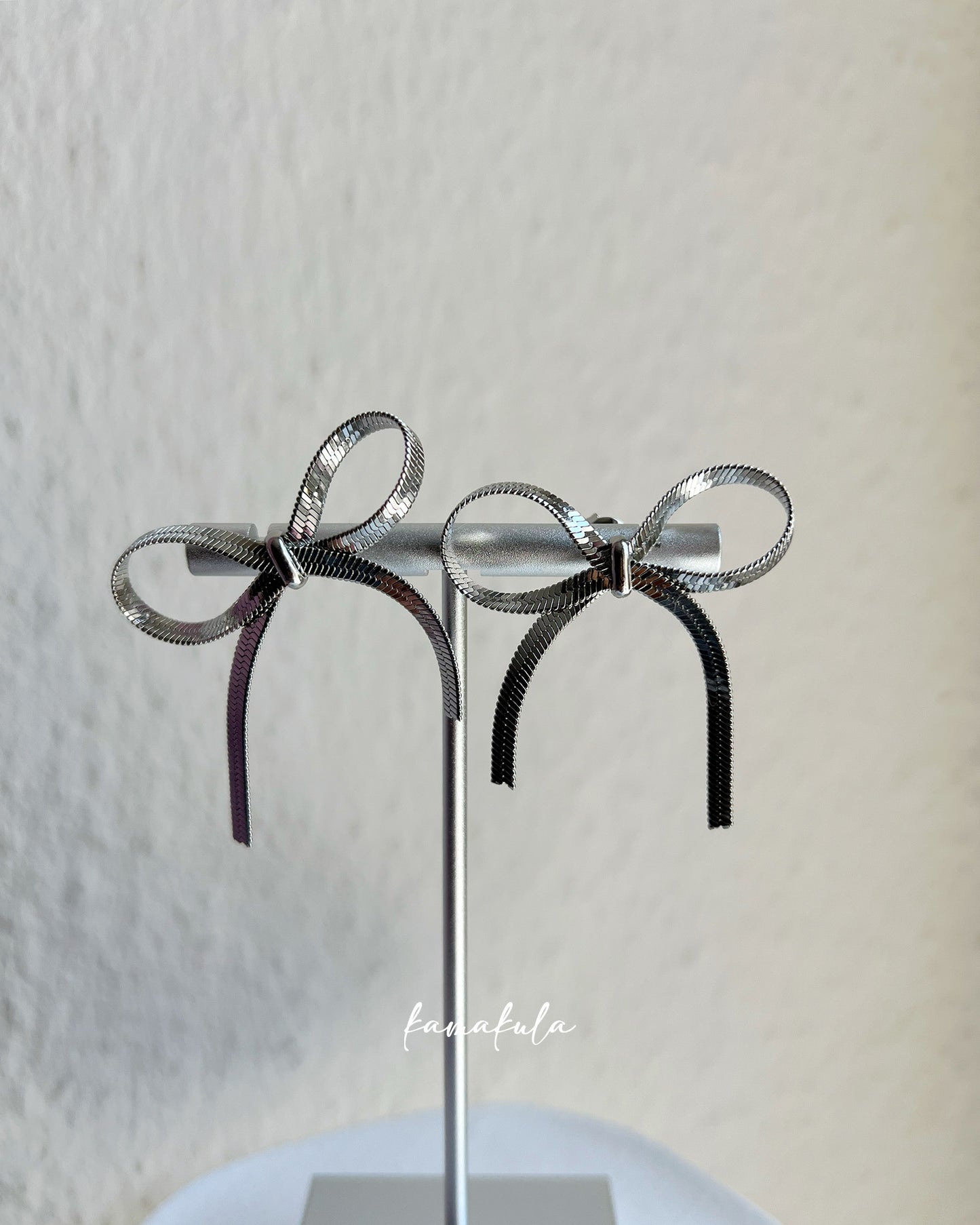 Minimal Bow Stud Earrings
