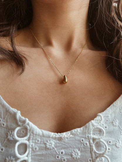 Minimal Dew Drop Necklace