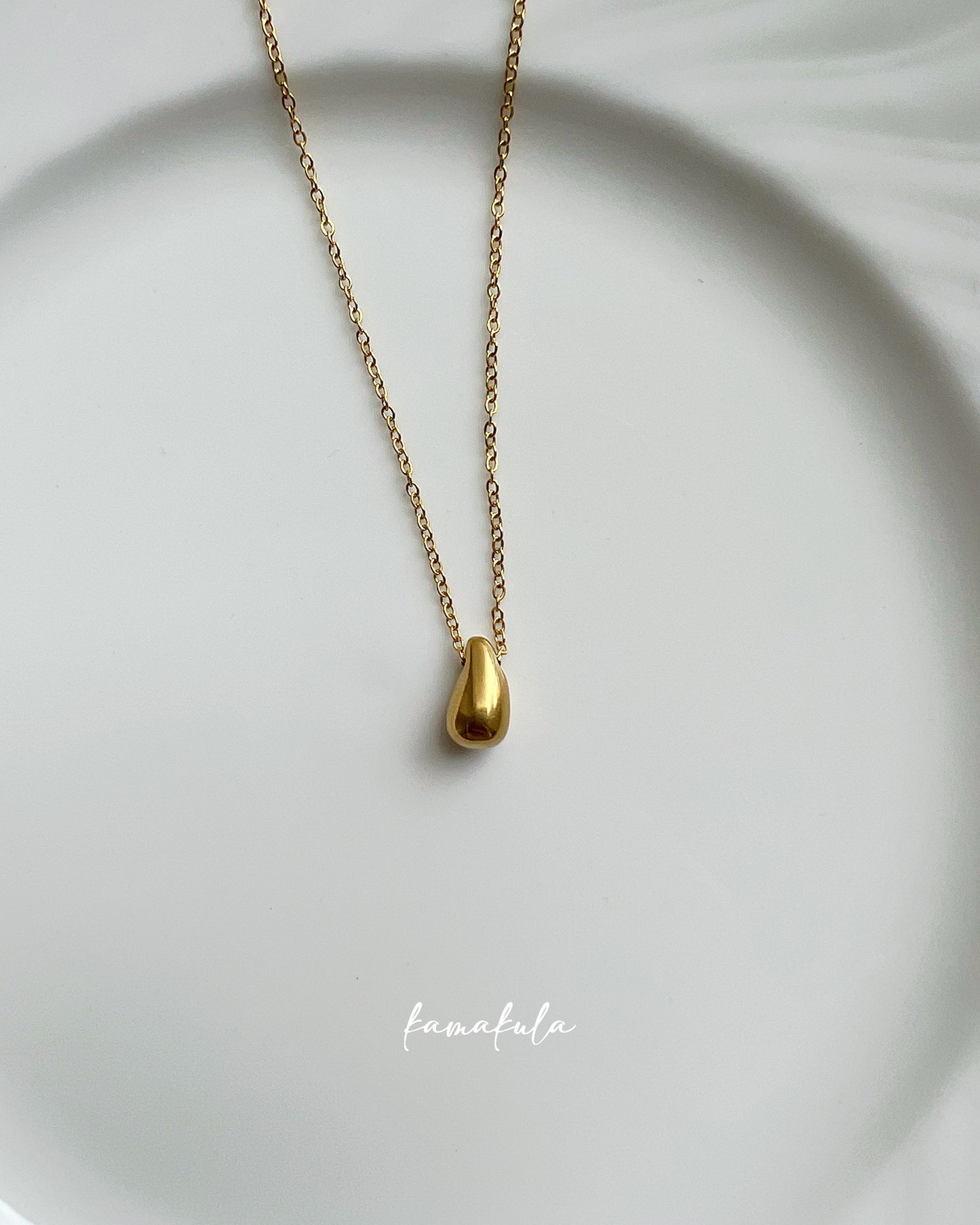 Minimal Dew Drop Necklace