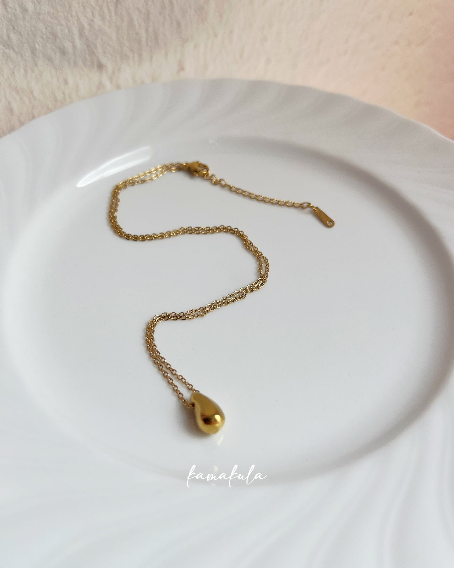 Minimal Dew Drop Necklace