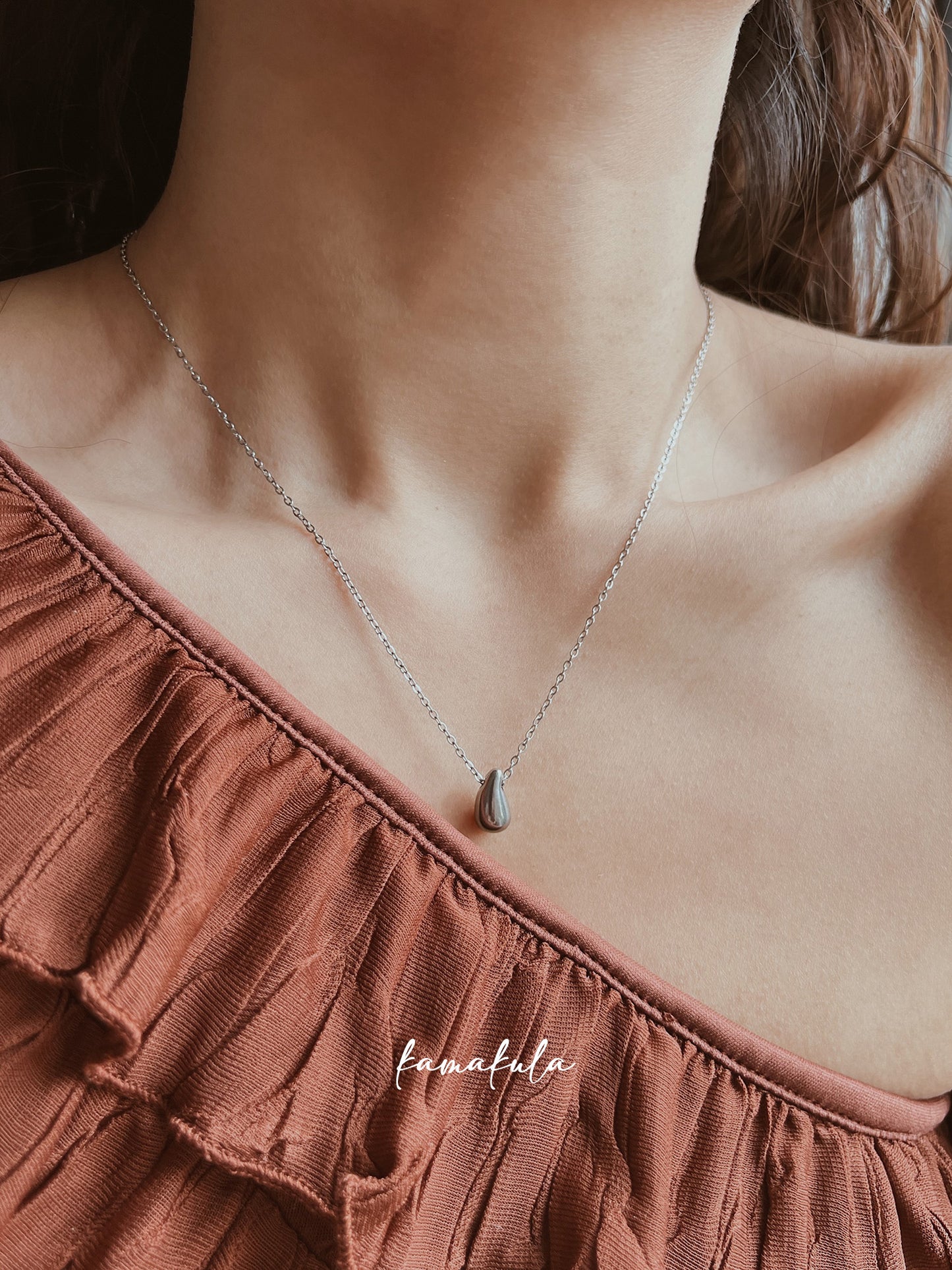 Minimal Dew Drop Necklace