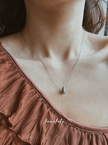 Minimal Dew Drop Necklace