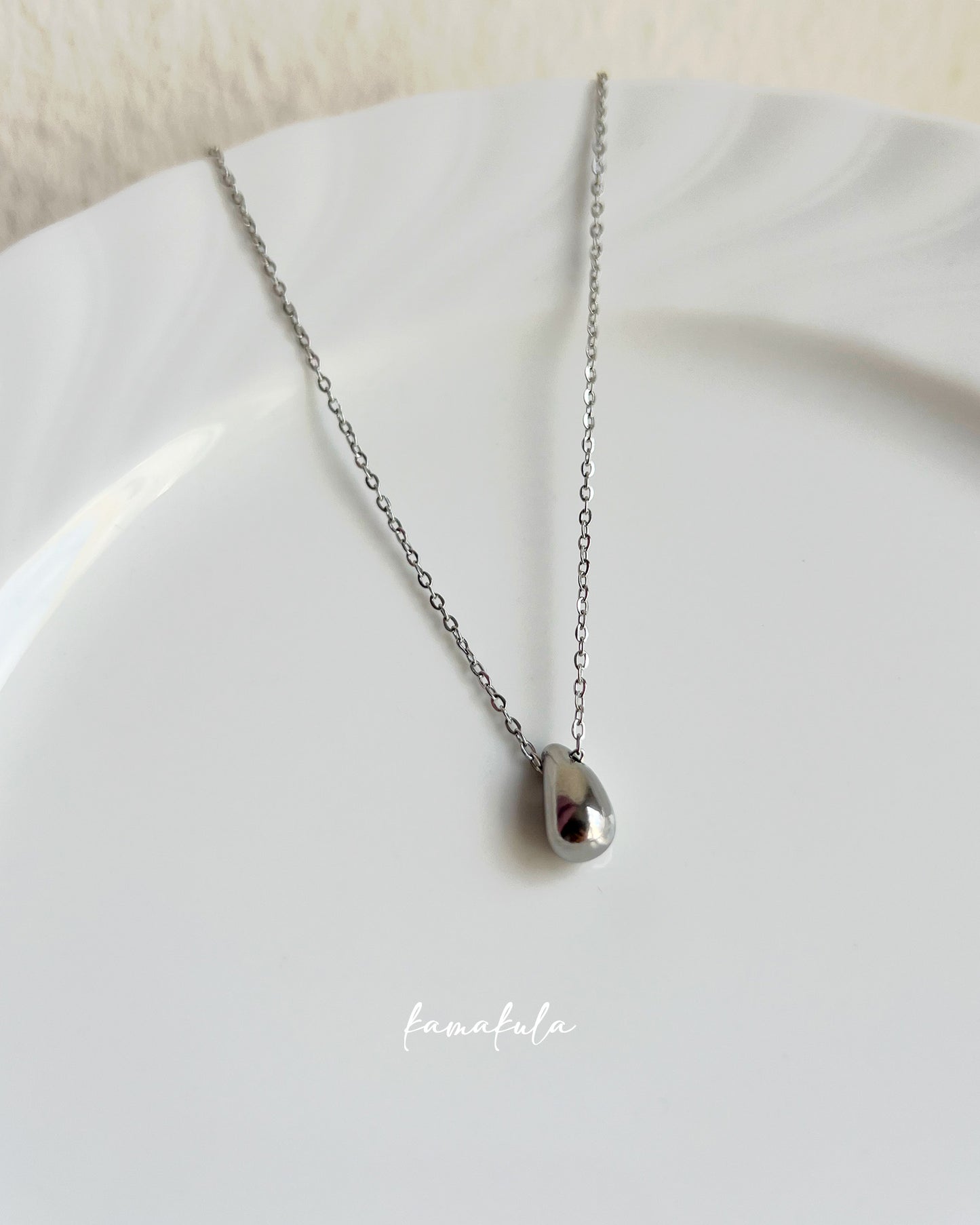 Minimal Dew Drop Necklace