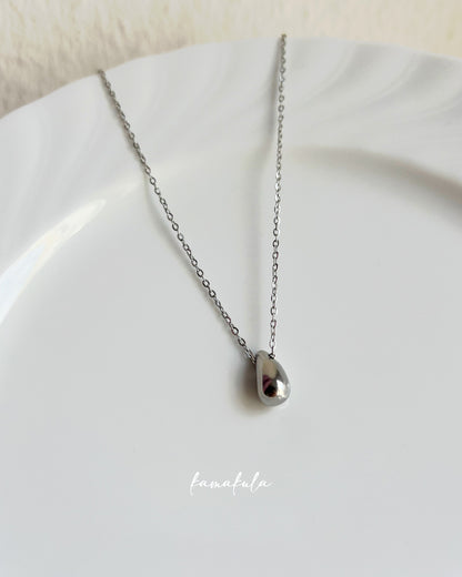 Minimal Dew Drop Necklace