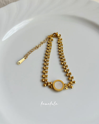 Mother of Pearl Solitaire Bracelet