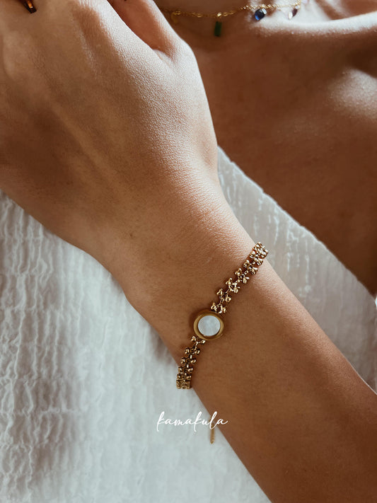 Mother of Pearl Solitaire Bracelet