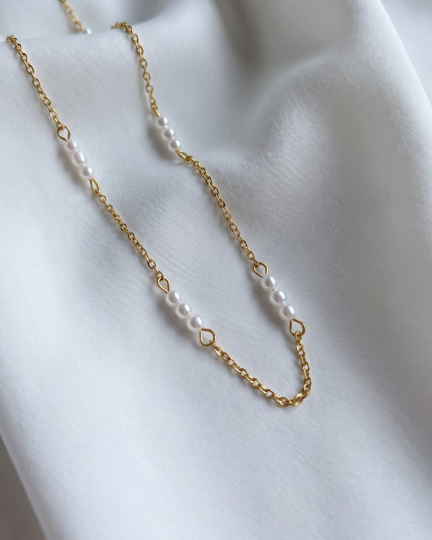Tiny Pearl Station Necklace Waterproof
