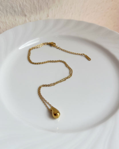 Minimal Teardrop Necklace Waterproof