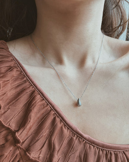 Minimal Teardrop Necklace Waterproof