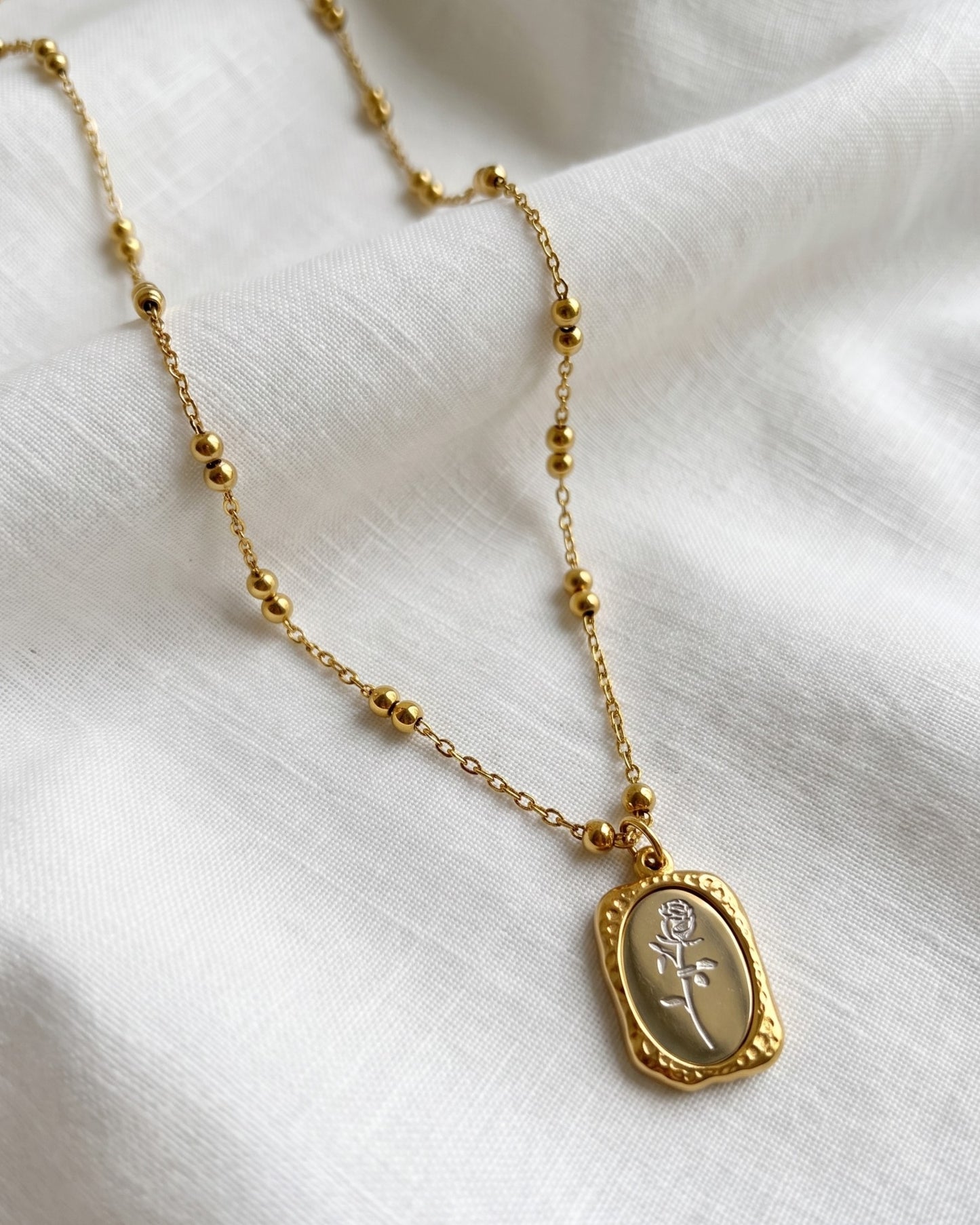 Retro Mirror Rose Pendant Necklace Waterproof