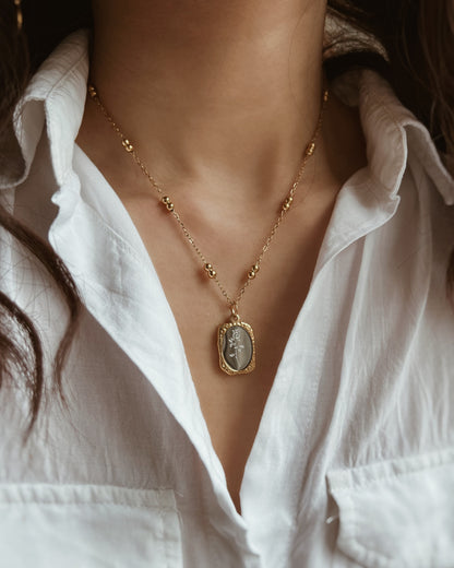 Retro Mirror Rose Pendant Necklace Waterproof