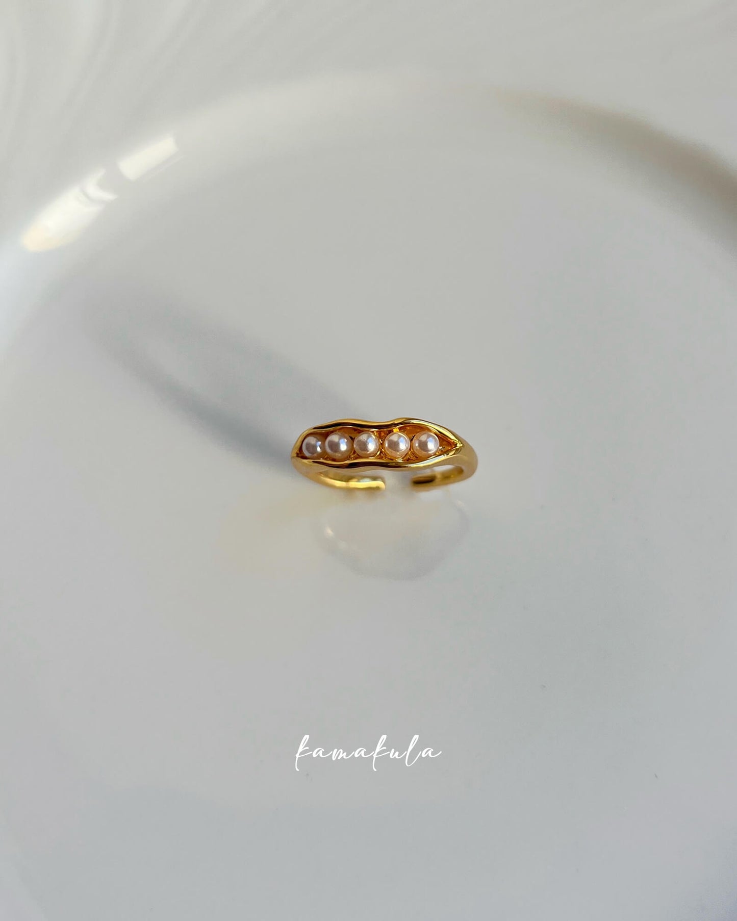 Peas in a Pod Pearl Ring