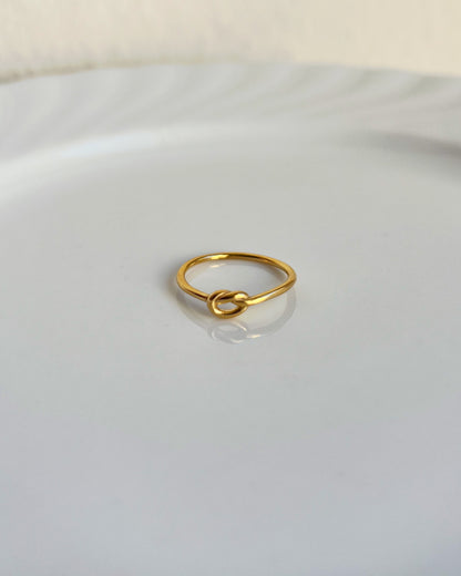 Minimal Love Knot Ring Waterproof