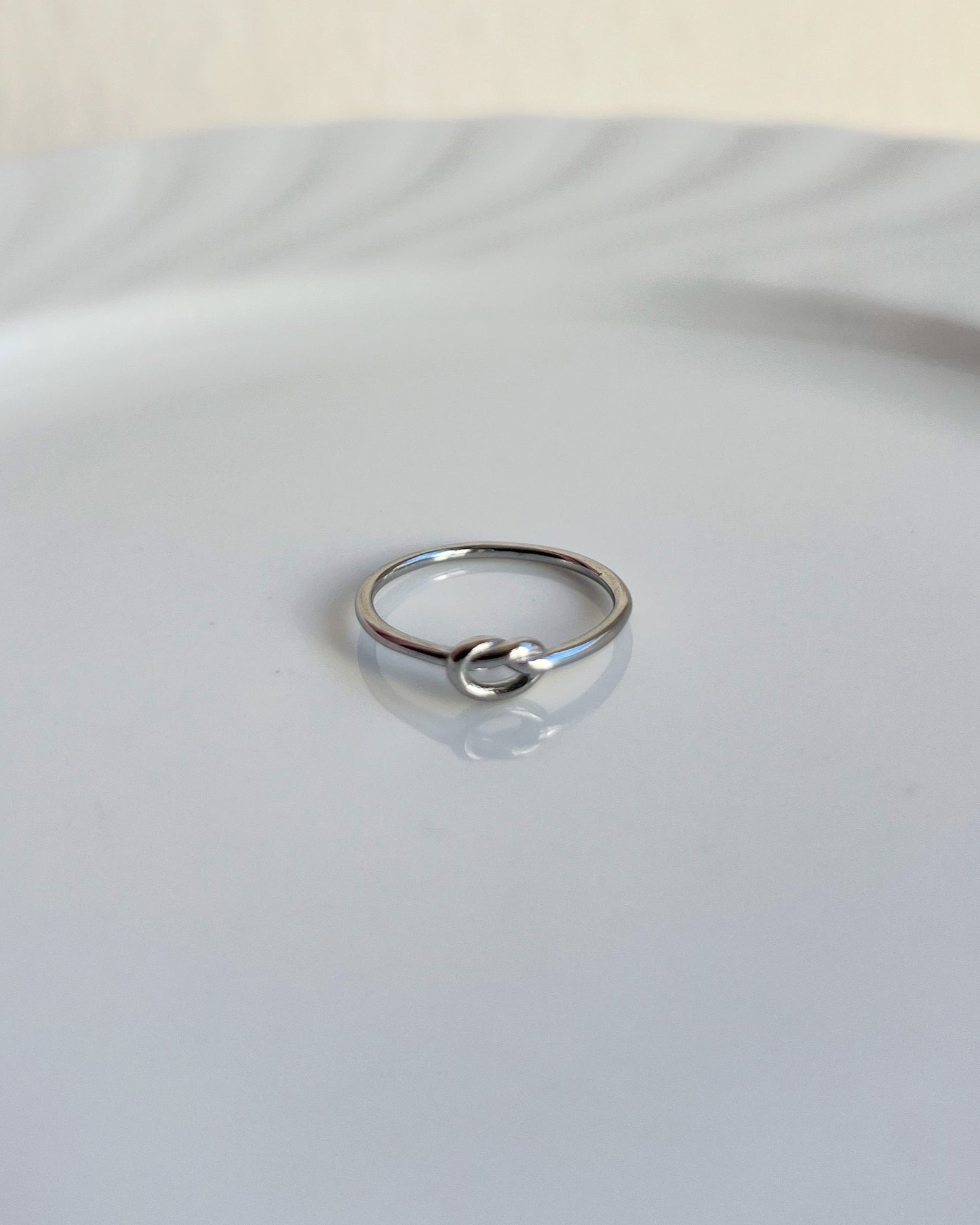 Minimal Love Knot Ring Waterproof