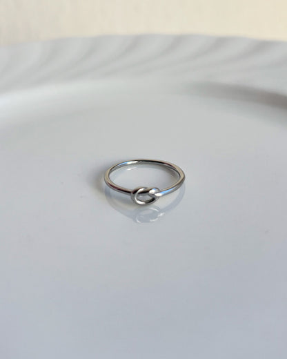 Minimal Love Knot Ring Waterproof
