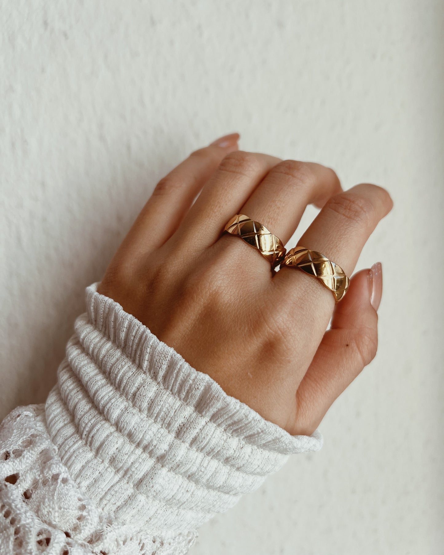 Diamond-Cut Band Ring Waterproof