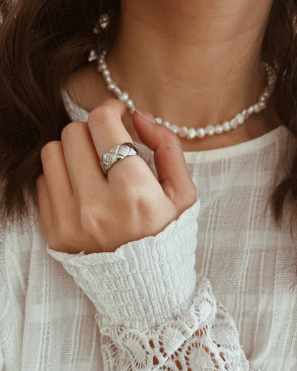 Diamond-Cut Band Ring Waterproof