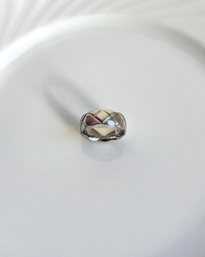Diamond-Cut Band Ring Waterproof