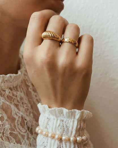 Ribbed Croissant Ring Waterproof