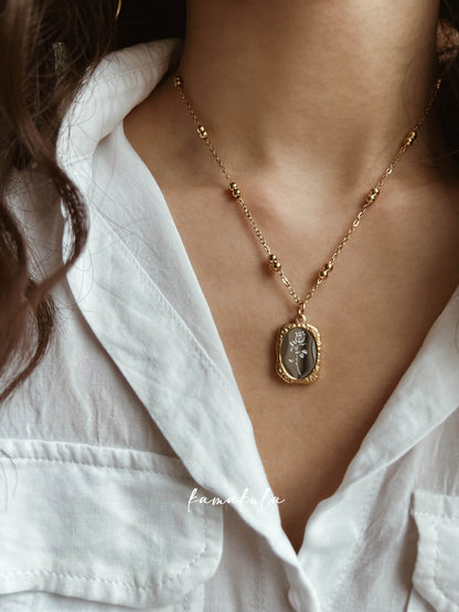 Retro Mirror Rose Pendant Necklace