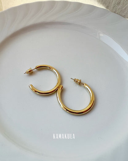 Classic Mid Hoop earrings