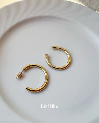 Classic Mid Hoop earrings